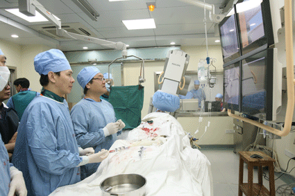 国际CTO名医土金悦夫演绎奥威亚手术示教解决方案