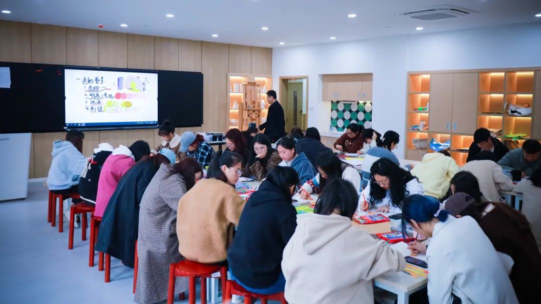 重庆人文科技学院：善用数字化，赋能教育教学转型升级