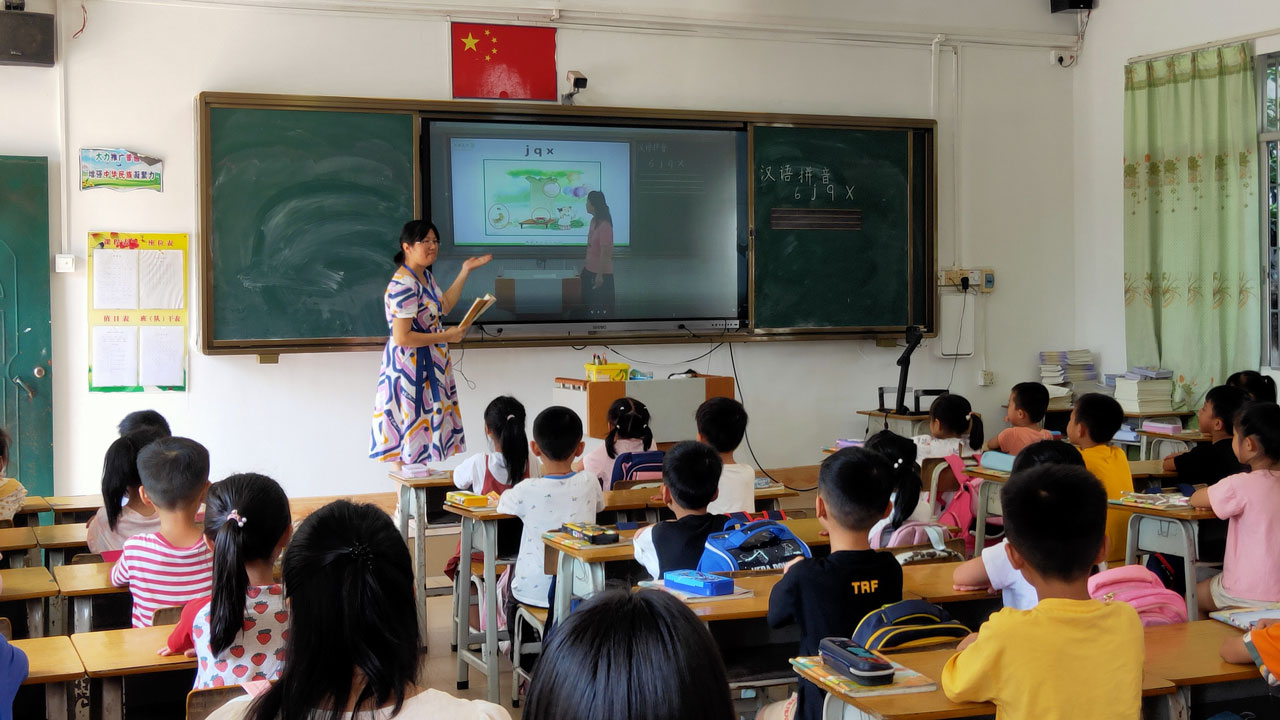建三个课堂就选奥威亚,人工智能助推课堂教学提质
