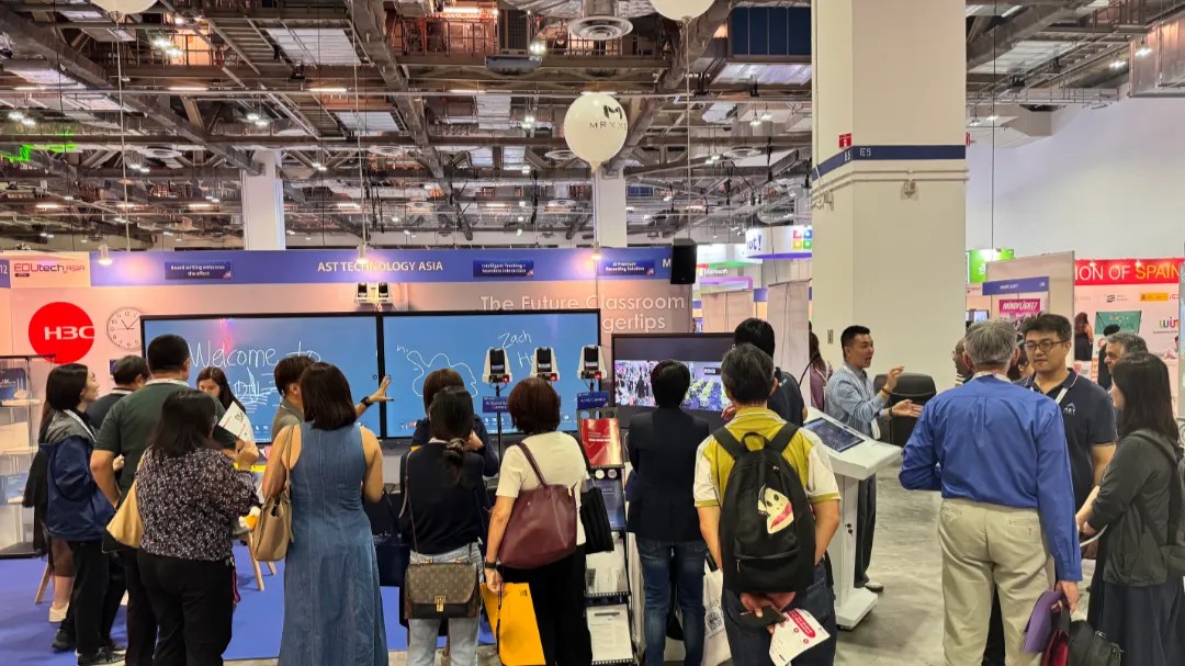 奥威亚AI教育解决方案亮相新加坡，共同探讨未来教育新样态