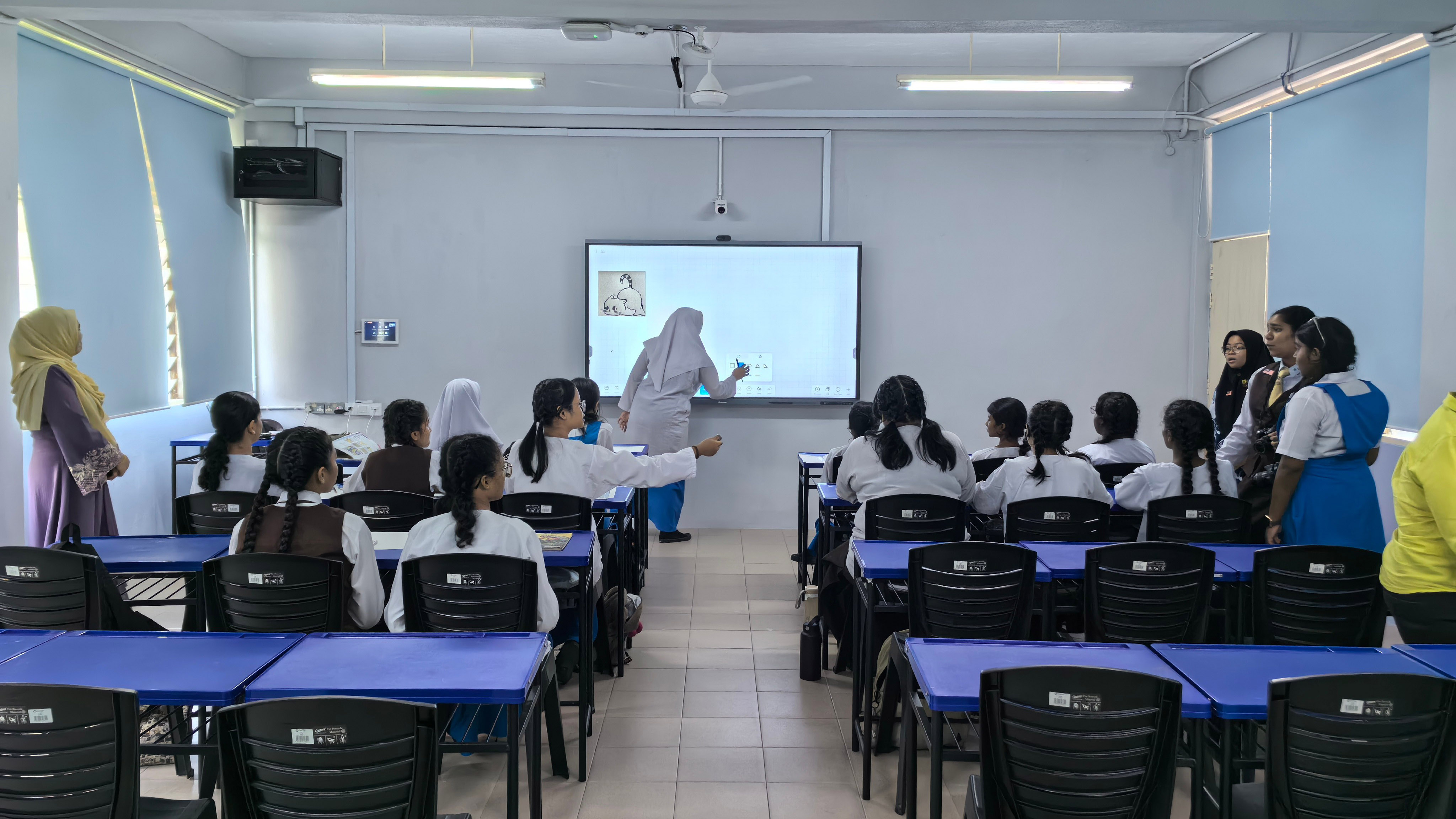 Shandong Province's Donation of Smart Classroom to SMK Assunta, Malaysia-2.jpg