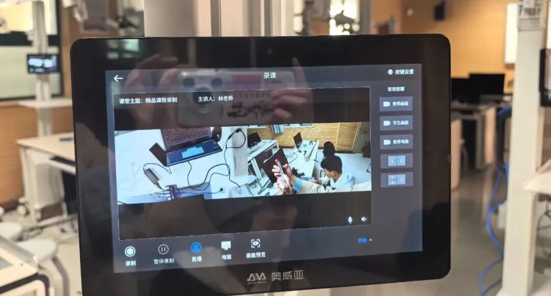 移动示教车录频画面.jpg 移动示教车录频画面.jpg